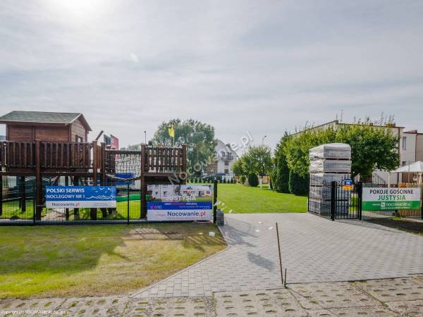 Wjazd od ul. Kaszubskiej 27