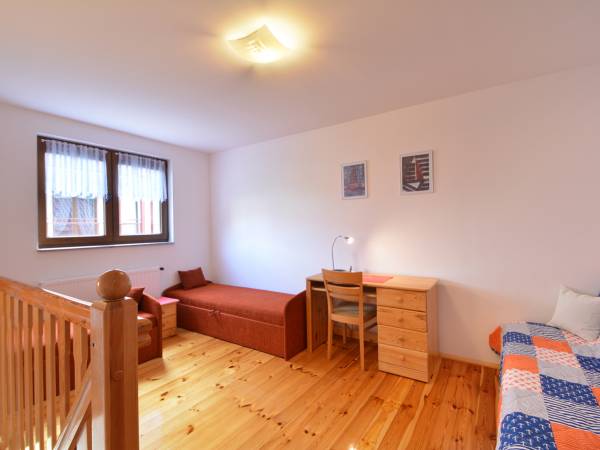 POKÓJ 2 NA PIĘTRZE