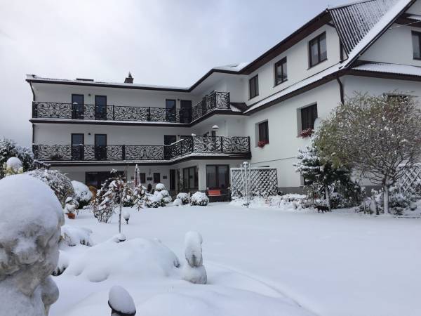 Dworek już biały :)