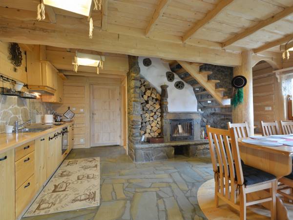 Chaty Wichrowe Wzgórze