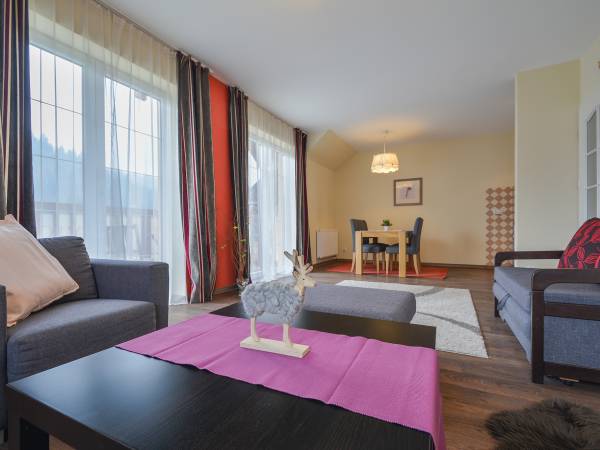 piętro - salon z aneksem kuchennym