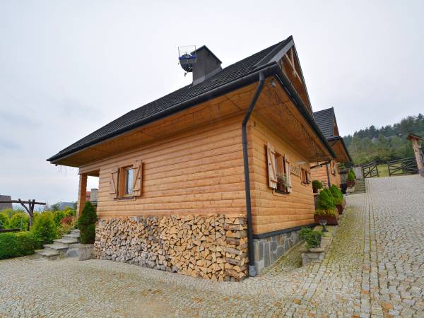 Chaty Wichrowe Wzgórze