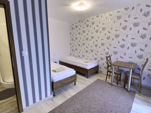 pokój dwuosobowy z balkonem