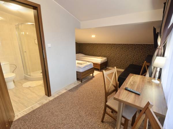 pokój 2-3 osobowy z balkonem