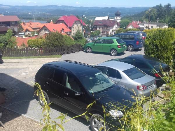 Parking w Willi Aronia