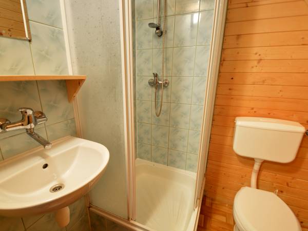  Domek WIDOK2 pokój 4 łazienka