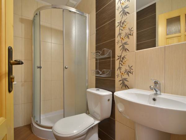 Łazienka w pokoju dwuosobowym