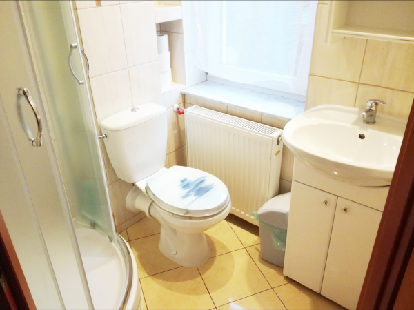 pokój nr 4 (łazienka) 3-os.