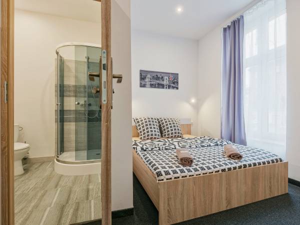 Hostel 70s and Apartmenty Queen