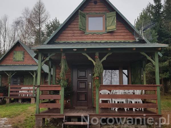 domek przy zagrodzie