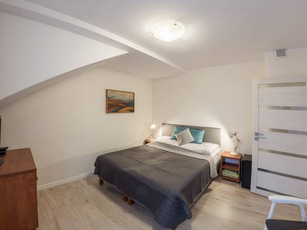 Apartament 2-pokojowy 4-osobowy z dwiema sypialniami.