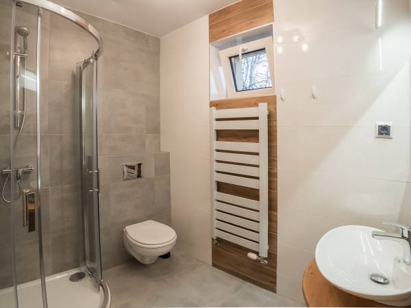 Apartament 2-pokojowy 4-osobowy z dwiema sypialniami.