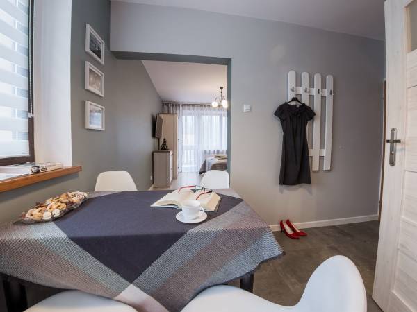 Apartament 1-pokojowy 2, 3-osobowy z własnym aneksem kuchennym.