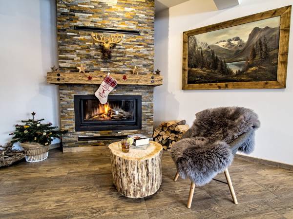 Kominek w sali kominkowej