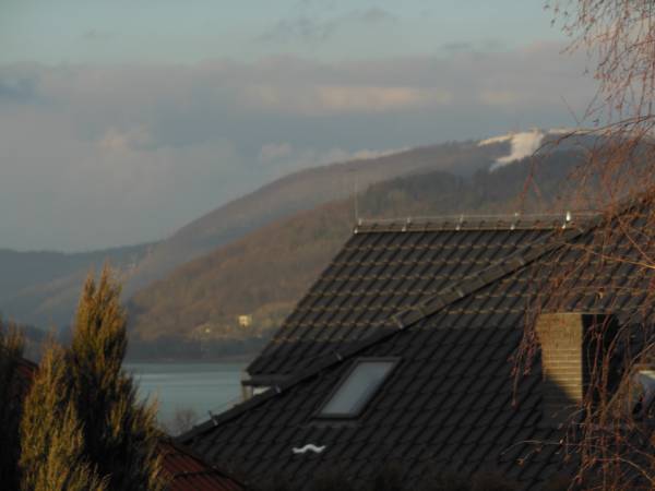 widok z balkonu na górę Żar