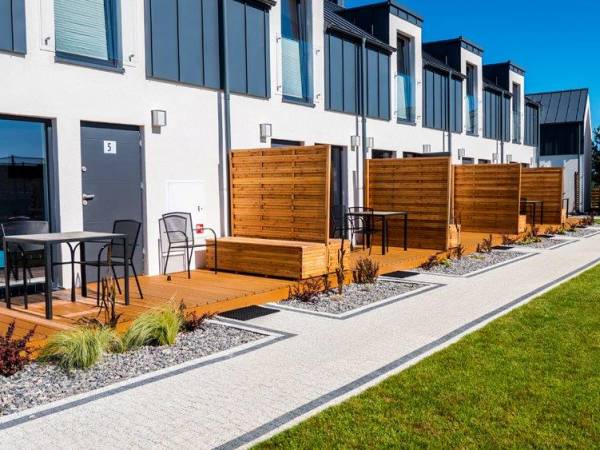 Domki w zabudowie szeregowej z dwiema sypialniami: 2- i 3-osobową