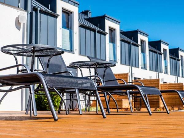 Taras przy budynku głównym