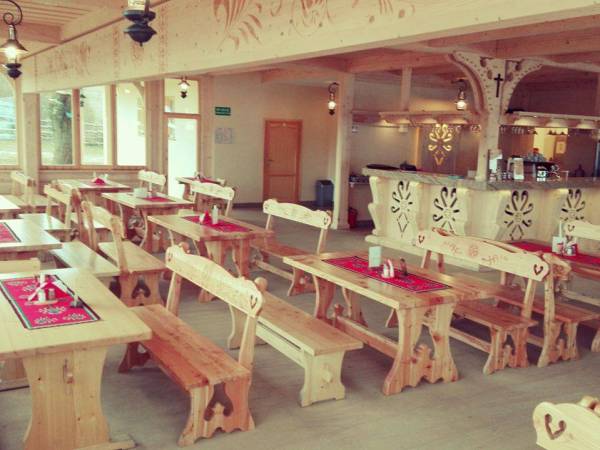 Koliba - restauracja w połowie niebieskiej trasy narciarskiej