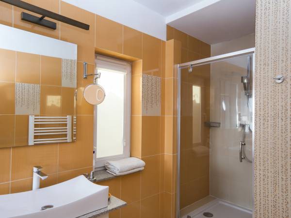 Łazienka pokoju pomarańczowego