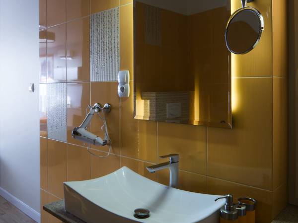 Łazienka pokoju pomarańczowego