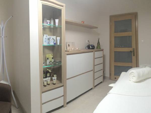 Komfortowo urządzony gabinet masażu