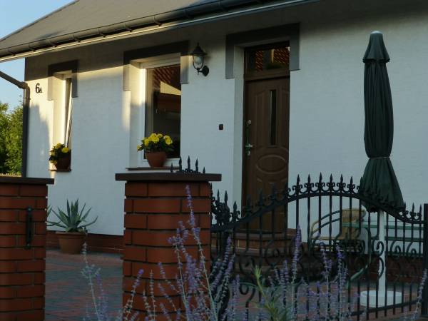 wejście do domu, 2016r.