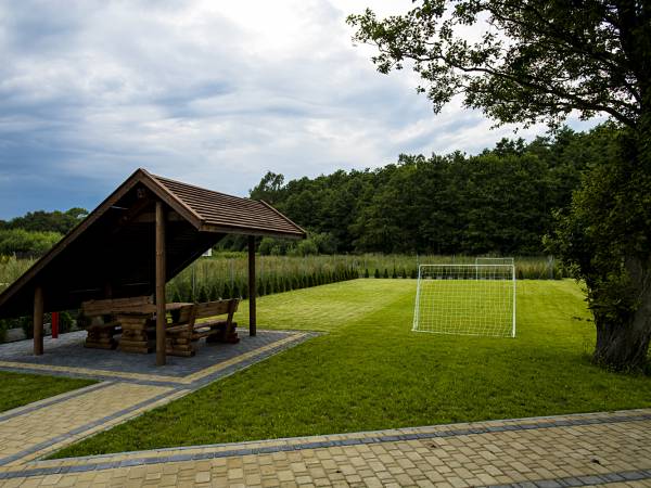 boisko i wiata