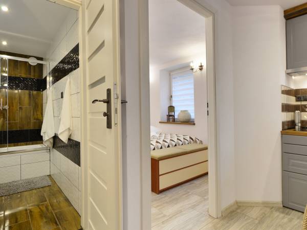 Sypialnia i łazienka