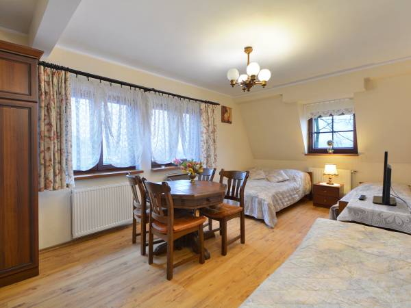 pokój 4 - osobowy (nr 5)