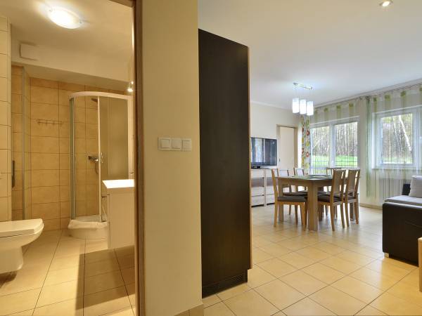 Apartament z widokiem na las