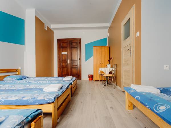 pokój 4-osobowy z łazienką