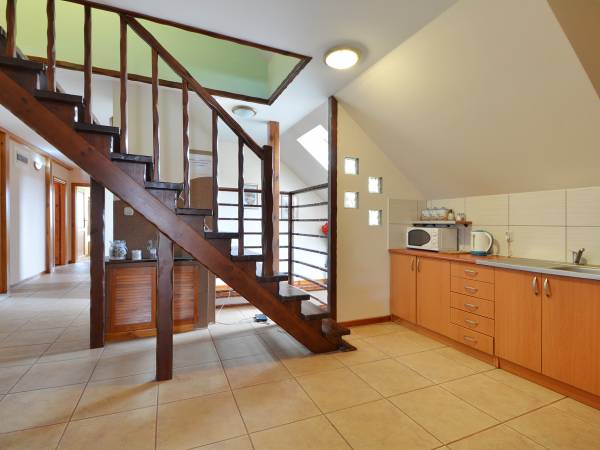 widoczny aneks kuchenny