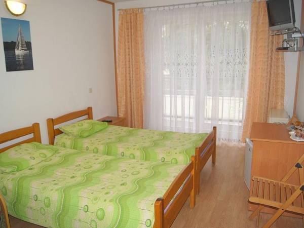 Pokój nr 8 (2+1-osobowy)