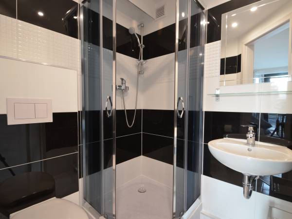 łazienki w budynku B