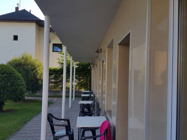 Wejścia do pokoi na parterze