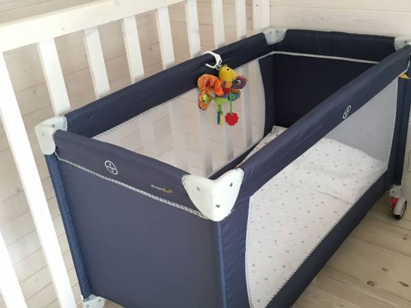 8 Sosen łóżeczko turystyczne