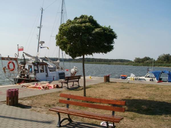 Międzywodzie - Przystań nad Zalewem Kamieńskim.