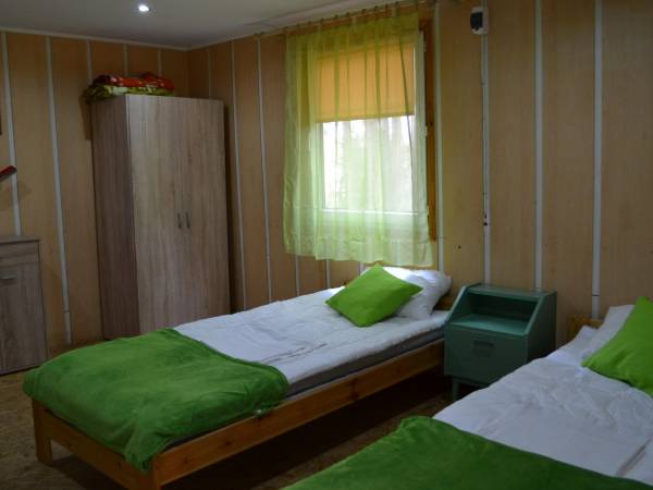 domek 5 osobowy z aneksem- jeden z pokoi