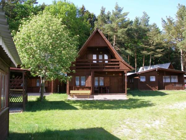 duży Domek Mazowsze, po prawo Domek Mikołajki