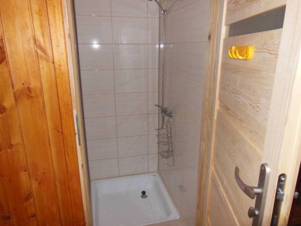 prysznic w Domku Mikołajki/ Mieszkaniu dolnym w Domku Mazowsze