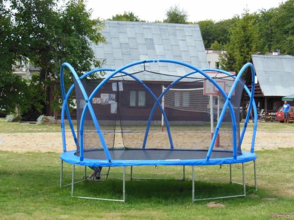trampoliny dla małych wczasowiczów