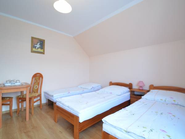 pokój 3 osobowy z balkonem