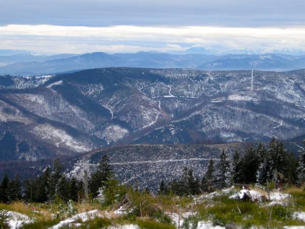 Panorama z pobliskich szlaków turystycznych