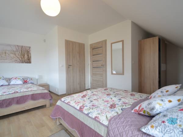 pokój 3-4 osobowy łazienką i tarasem