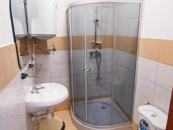 Domki i pokoje Marina 1