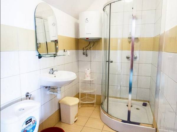 Domki i pokoje Marina 1