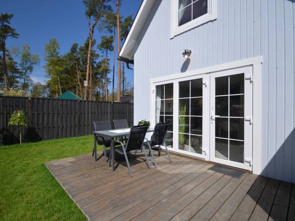 8 Sosen domek z prywatnym ogrókiem