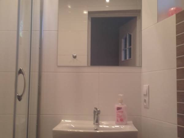 Łazienka w pokoju typu studio pięcioosobowe