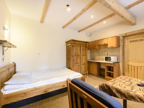 pokój 4 osobowy z łazienka 