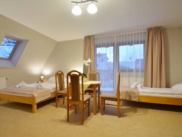 Pokój 4 osobowy z aneksem